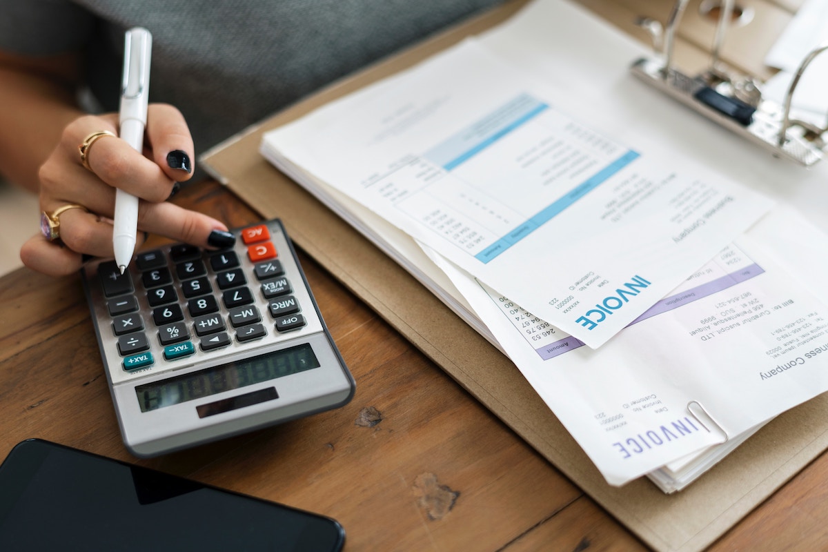 What’s the difference between an accountant and a bookkeeper?