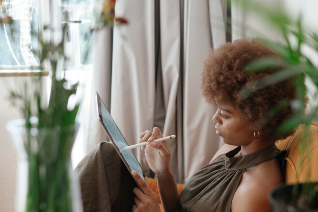 Reduce cognitive load header image by Retha Ferguson