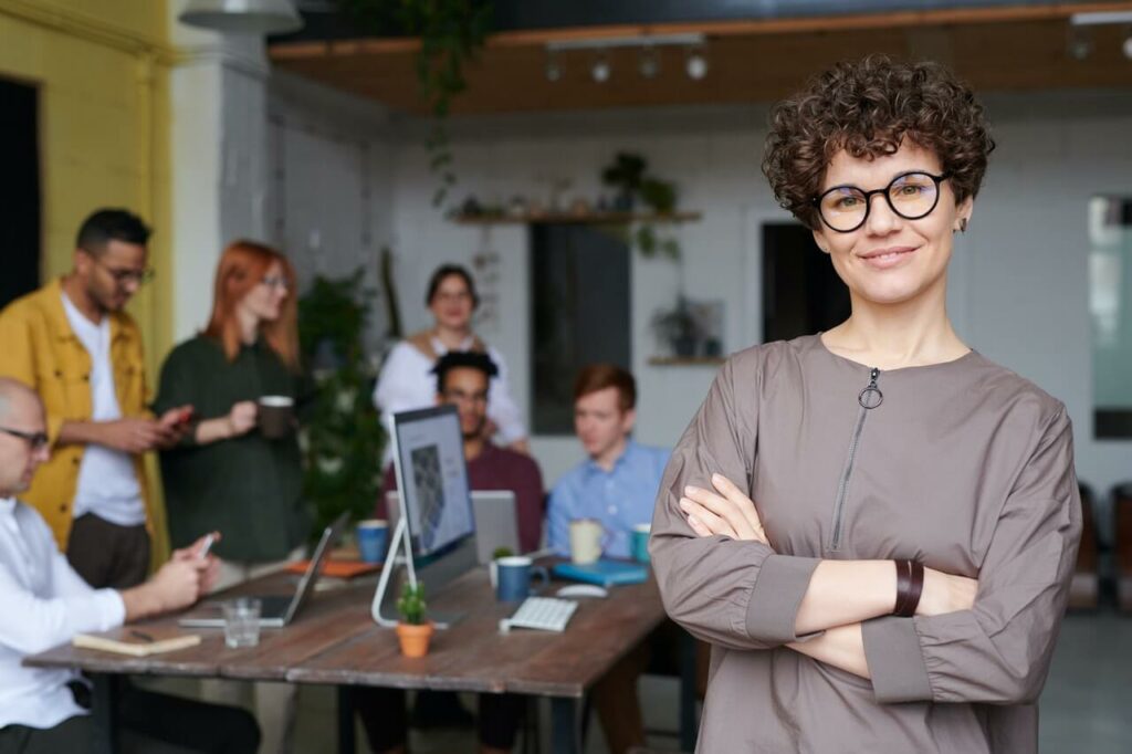 How to become a more effective leader header image by fauxels on Pexels